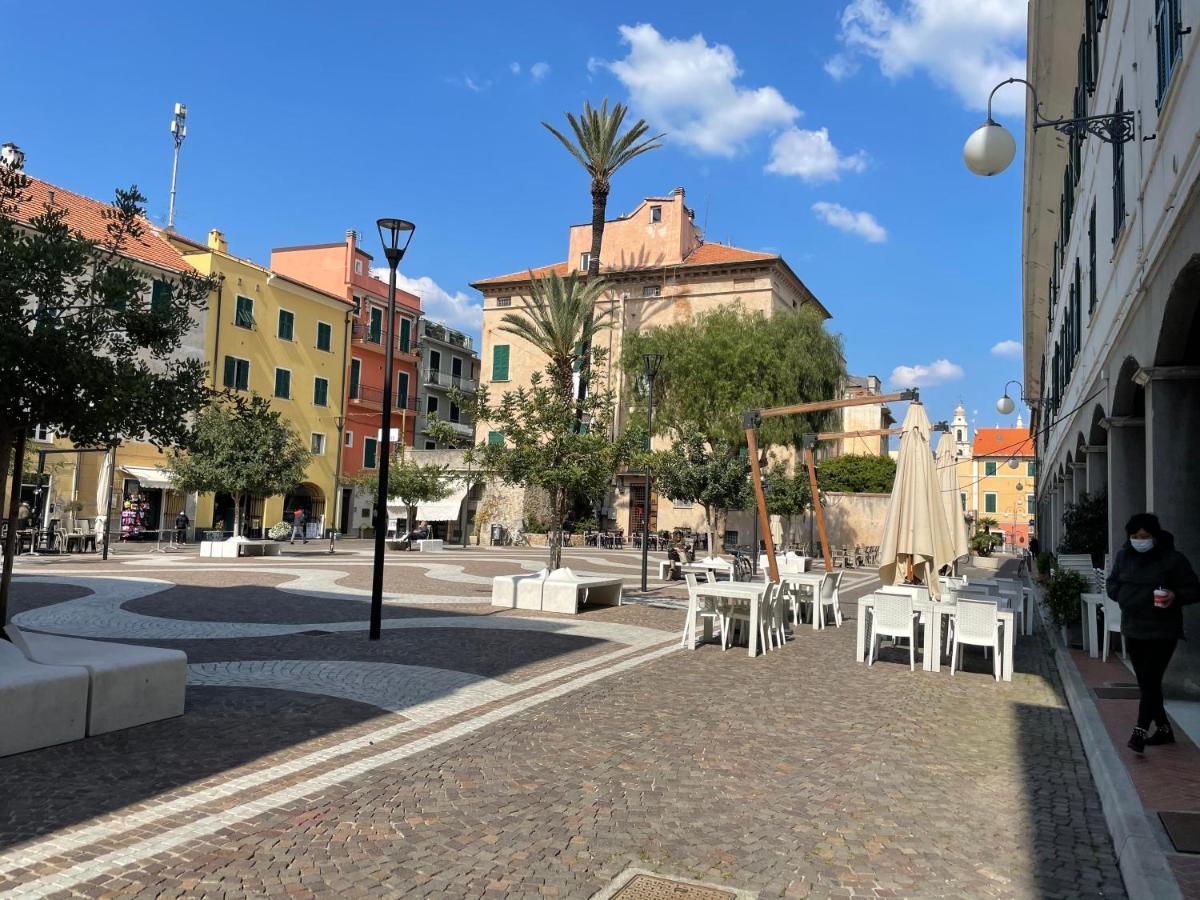 Appartamento Stella Marina In Pieno Centro Di Pietra Ligure Sulla Passeggiata E A Un Passo Dal Mare Buitenkant foto