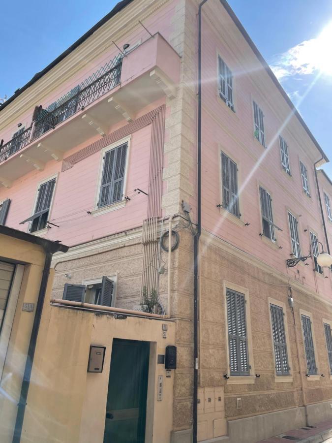 Appartamento Stella Marina In Pieno Centro Di Pietra Ligure Sulla Passeggiata E A Un Passo Dal Mare Buitenkant foto