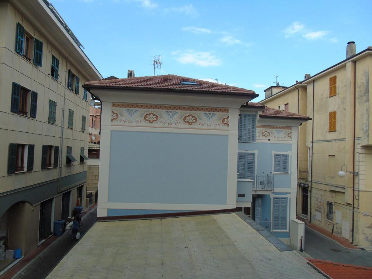 Appartamento Stella Marina In Pieno Centro Di Pietra Ligure Sulla Passeggiata E A Un Passo Dal Mare Buitenkant foto
